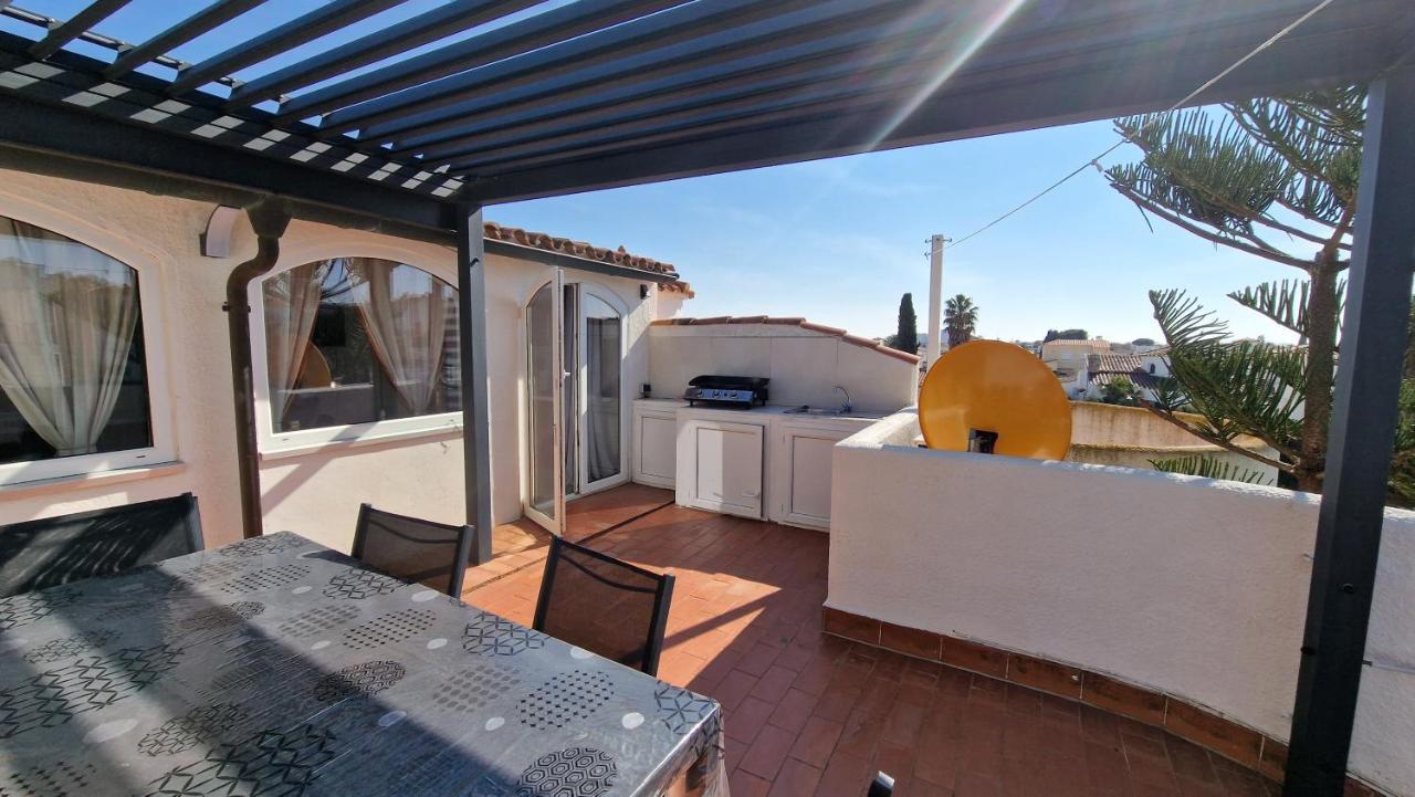 Maison De Vacances Avec Amarre Empuriabrava Exteriér fotografie